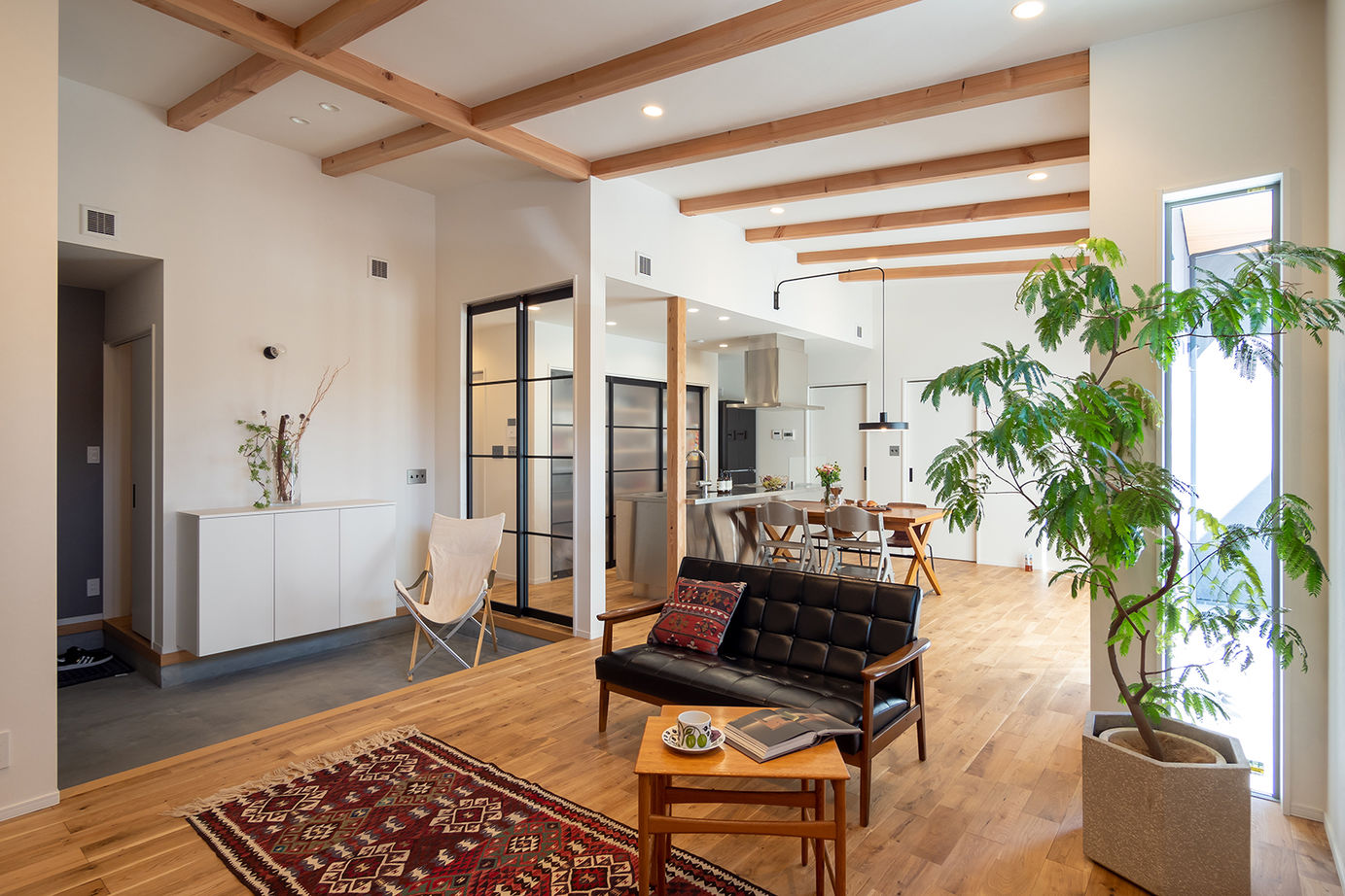 無垢スタイル建築設計 【2000万円台/20坪台/平屋】住宅地でも「コンパクトに豊かに暮らす」を叶えた平屋の住まいの建築実例画像4