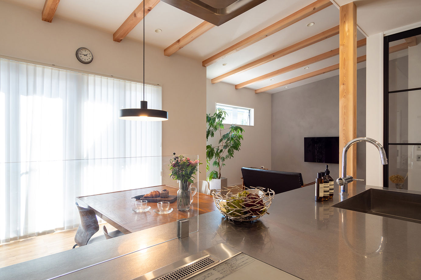 無垢スタイル建築設計 【2000万円台/20坪台/平屋】住宅地でも「コンパクトに豊かに暮らす」を叶えた平屋の住まいの建築実例画像7