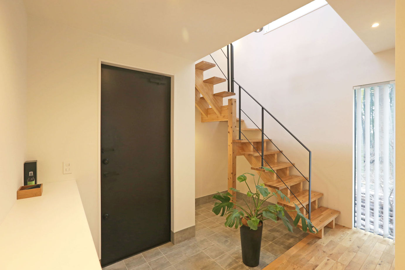 無垢スタイル建築設計 【2500万円台/20坪台/吹抜/自然素材】目の前が公園という立地を活かし、借景を楽しむ2階リビングの家の建築実例画像8