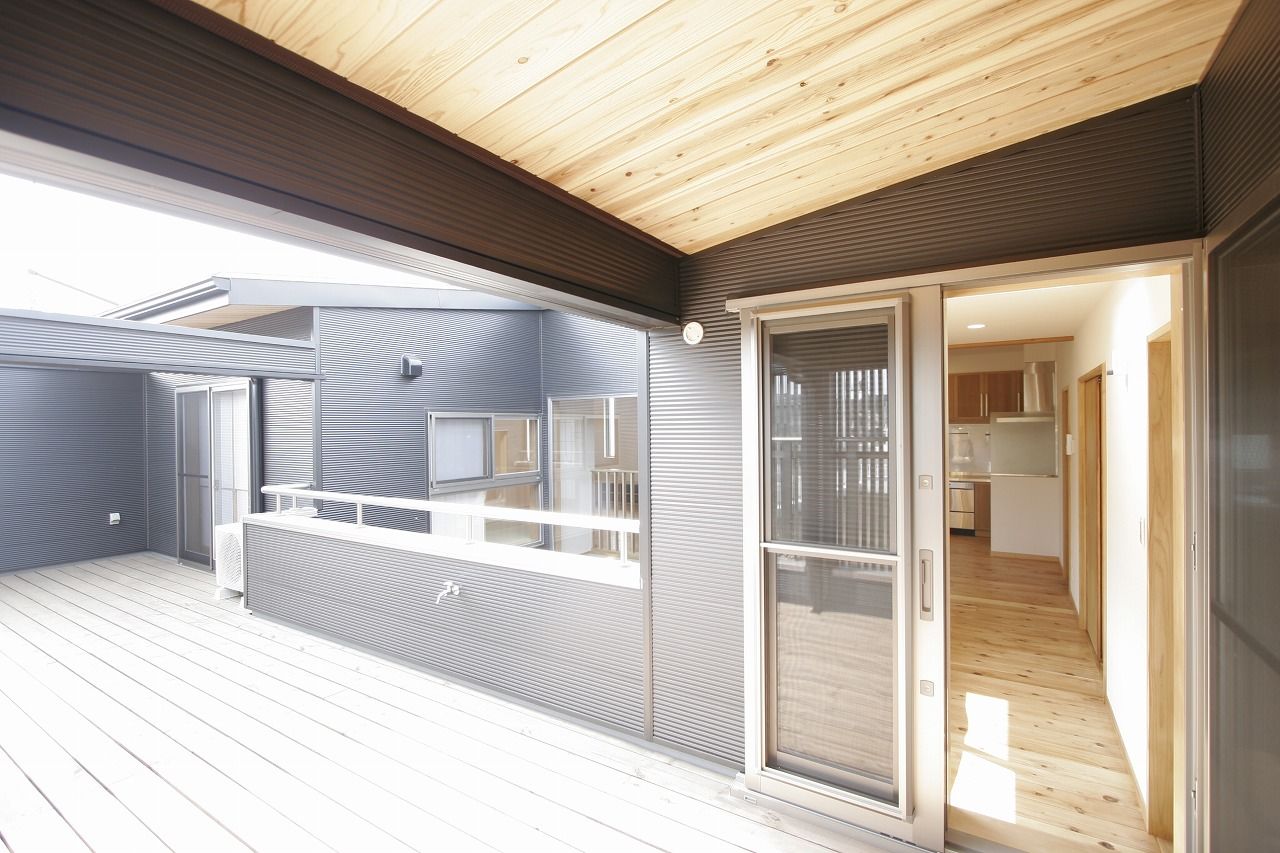 無垢スタイル建築設計 【5000万円台/60坪台/中庭/2階リビング】自然素材の心地よさに包まれ、陶芸に没頭できる工房のある家の建築実例画像7