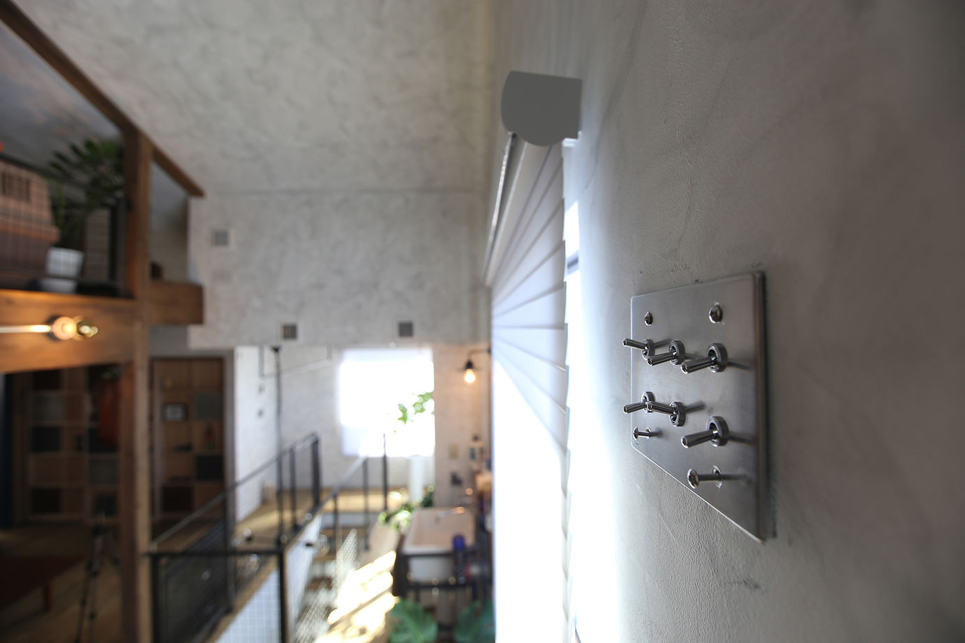 無垢スタイル建築設計 【3000万円台/20坪台/バイクガレージ】まさに男前！インダストリアルなデザインが心弾ませるガレージハウスの建築実例画像10