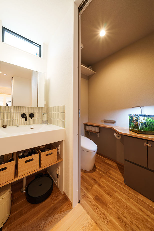 無垢スタイル建築設計 【3000万円台/20坪台/平屋/ビルトインガレージ】年を重ねても暮らしやすいワンフロアは光と落ち着きの空間の建築実例画像6