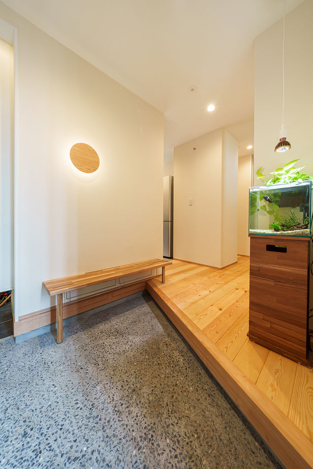 無垢スタイル建築設計 【3000万円台/20坪台/平屋/ビルトインガレージ】年を重ねても暮らしやすいワンフロアは光と落ち着きの空間の建築実例画像8