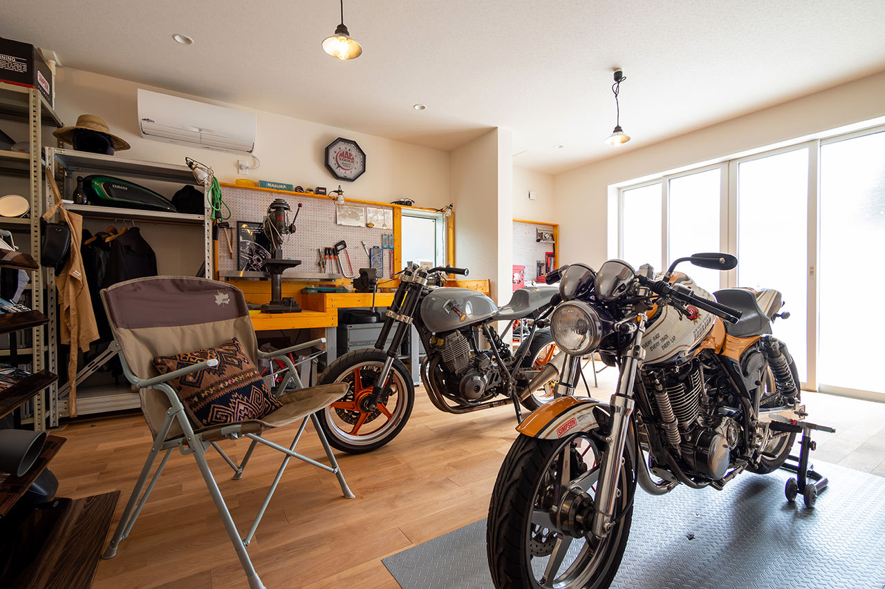 無垢スタイル建築設計 【2700万円／さいたま市／インナーガレージ】とことんこだわり抜き、好きなものに囲まれた暮らしを叶えるの建築実例画像2