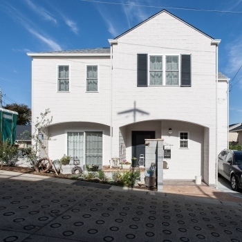 アップルヤードデザイン 【川崎市/間取図有】パリに学んだ色使いやデザイン。住んでいたアパルトマンをイメージしたペットと住む家の建築実例画像2