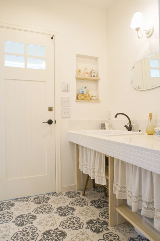 アップルヤードデザイン 【横浜市/2000万円台/間取図有/お城みたいな家/吹き抜け】店舗併用・フレンチモダンスタイルの輸入住宅の建築実例画像5