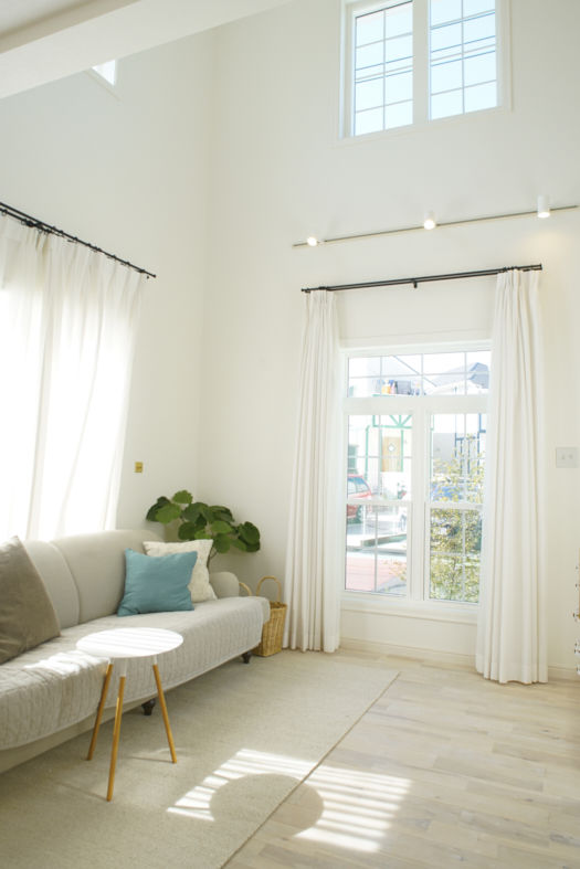 アップルヤードデザイン 【横浜市/2000万円台/間取図有/お城みたいな家/吹き抜け】店舗併用・フレンチモダンスタイルの輸入住宅の建築実例画像6