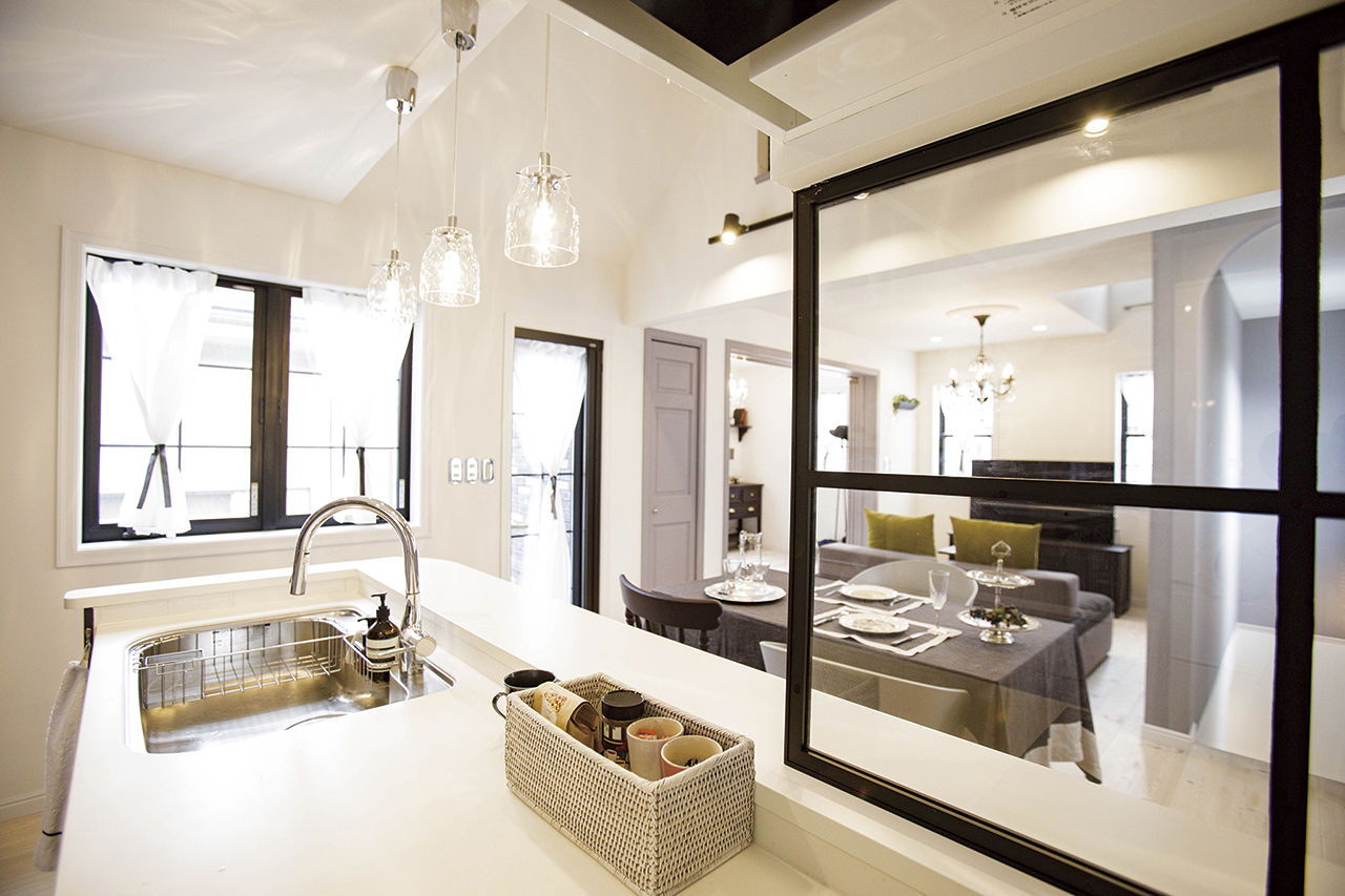 アップルヤードデザイン 【調布市/3000万円台/間取図有】ブルックリン×フレンチスタイル。テラスがつなぐコの字型の二世帯住宅の建築実例画像3