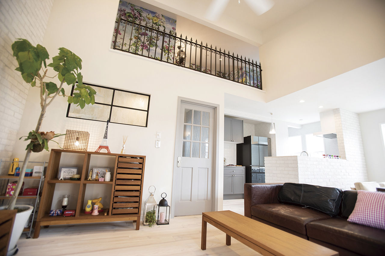 アップルヤードデザイン 【川崎市/2000万円台/間取図有】インテリアのプロが建てたフレンチアパルトマンスタイルの家の建築実例画像2