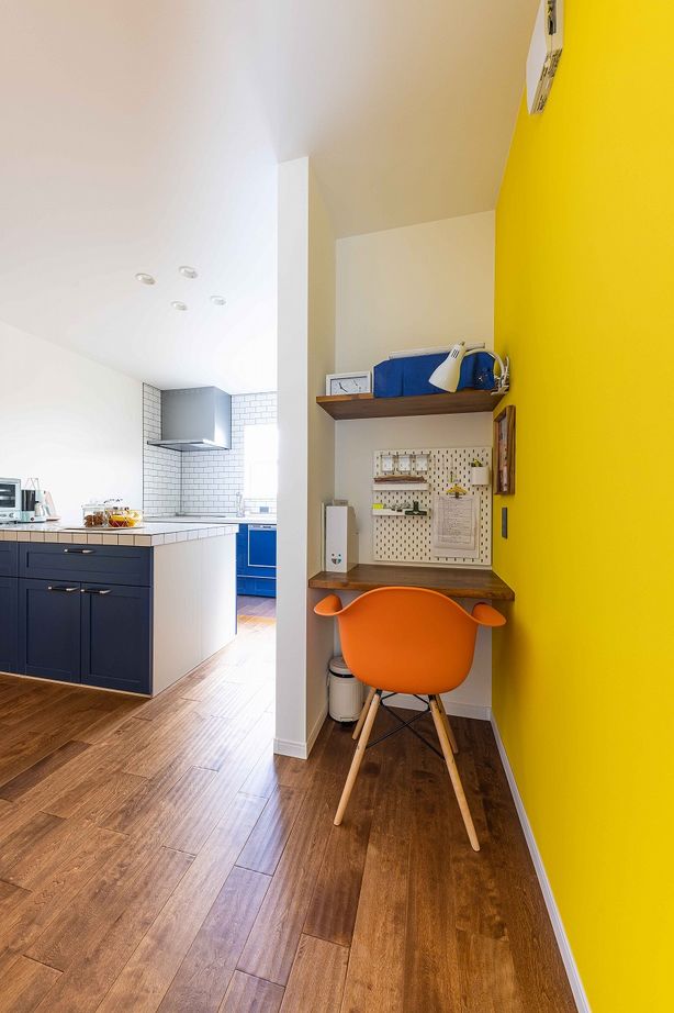 インターデコハウス新潟/エクセレントホーム 遊びにきた友人が「私らしい家だね」と褒めてくれる！ビビットカラーが際立つアメリカンスタイルの平屋の建築実例画像4