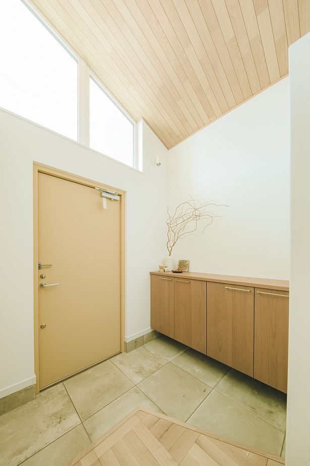 インターデコハウス新潟/エクセレントホーム ヘリンボーンの床が大空間に引き立つカリフォルニアのカジュアルなミッドセンチュリーがテーマの平屋の建築実例画像6