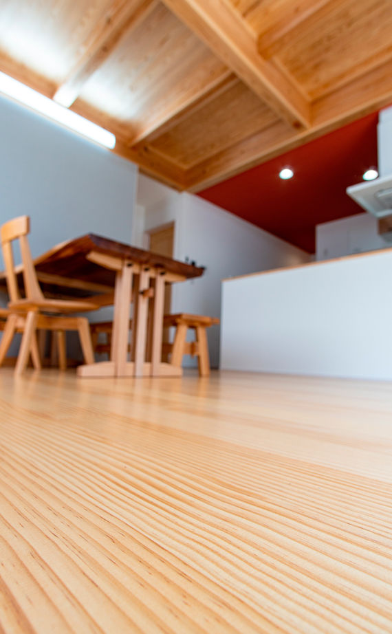 木の家専門店 たてみ 【1795万円｜間取り図有】高耐久な無垢の木で建てたZEH。キレイが長持ちするガルバリウム外壁の格好いい家の建築実例画像3