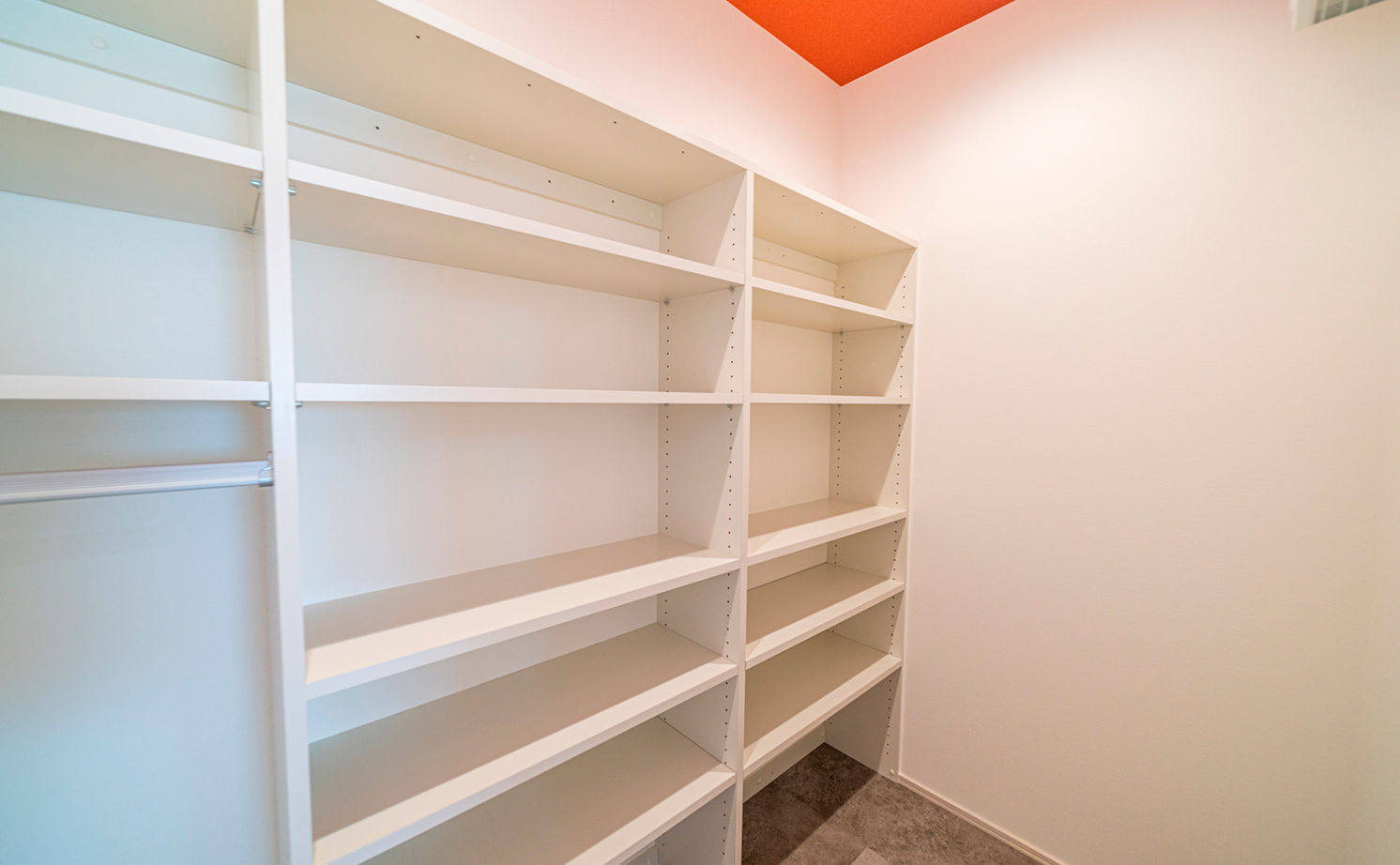 木の家専門店 たてみ 【1795万円｜間取り図有】高耐久な無垢の木で建てたZEH。キレイが長持ちするガルバリウム外壁の格好いい家の建築実例画像8