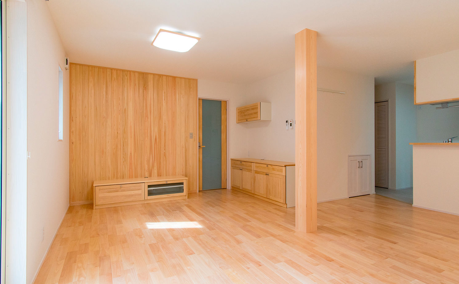 木の家専門店 たてみ 【1918万円のモデルをカスタマイズ】8寸角の大黒柱に本格和室。木の家専門店ならではの素材使いで魅せる家の建築実例画像3