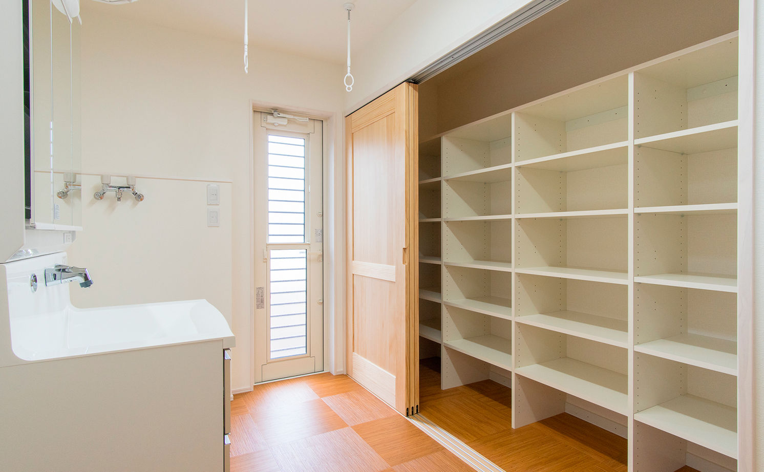 木の家専門店 たてみ 【1918万円のモデルをカスタマイズ】8寸角の大黒柱に本格和室。木の家専門店ならではの素材使いで魅せる家の建築実例画像8