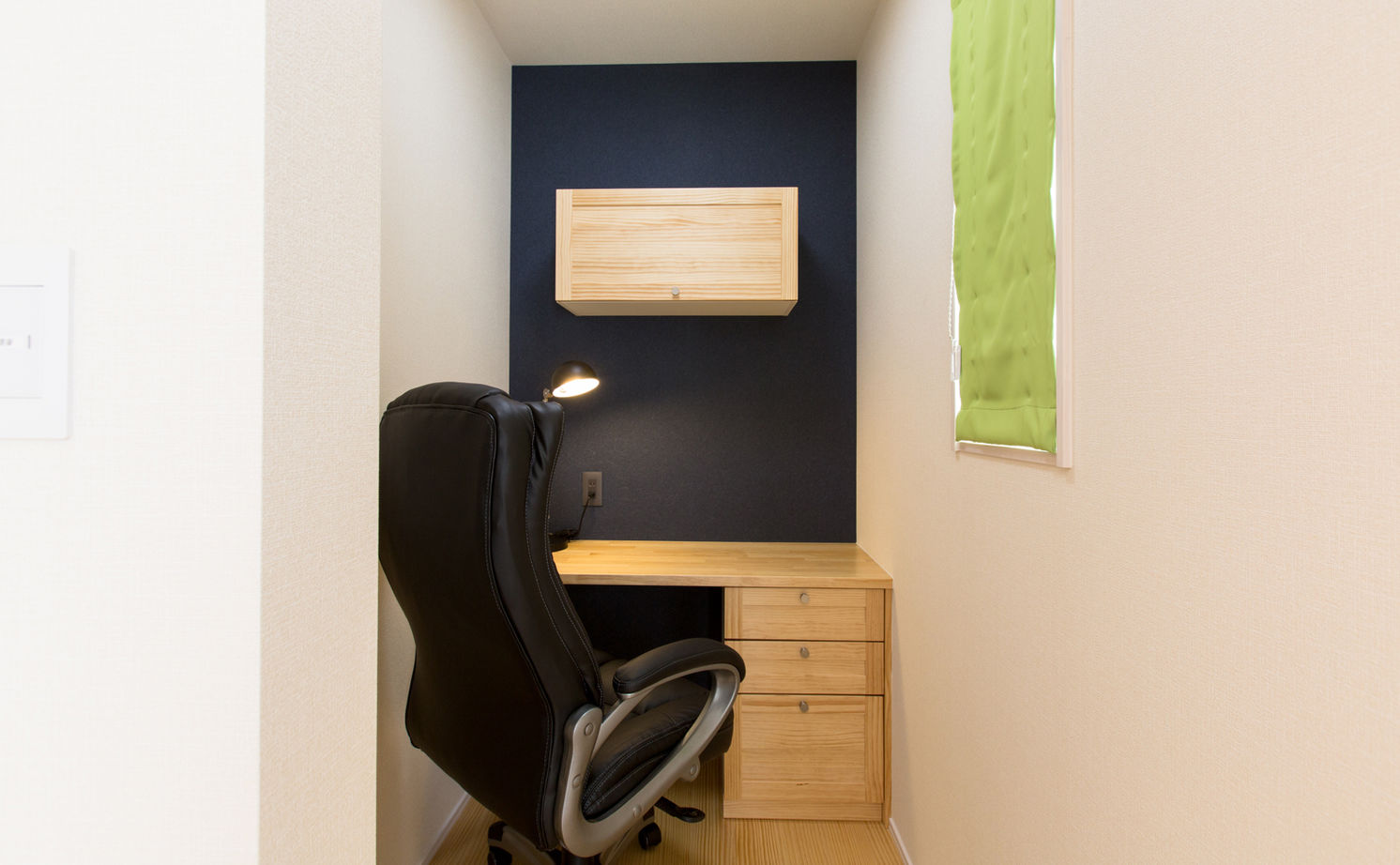 木の家専門店 たてみ 【1918万円｜間取り図有】“無垢の木づくし”の内装と、スタイリッシュな白い外観が美しく調和する家の建築実例画像8