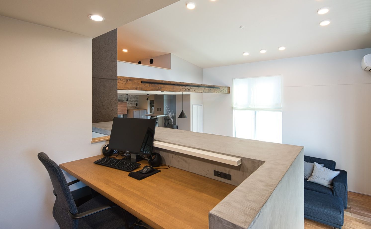 秋田建設工業 【四街道市/2700万円/40坪/間取】限られた敷地のなかで空間を縦に有効活用！ロフト付き2階リビングの住まいの建築実例画像7