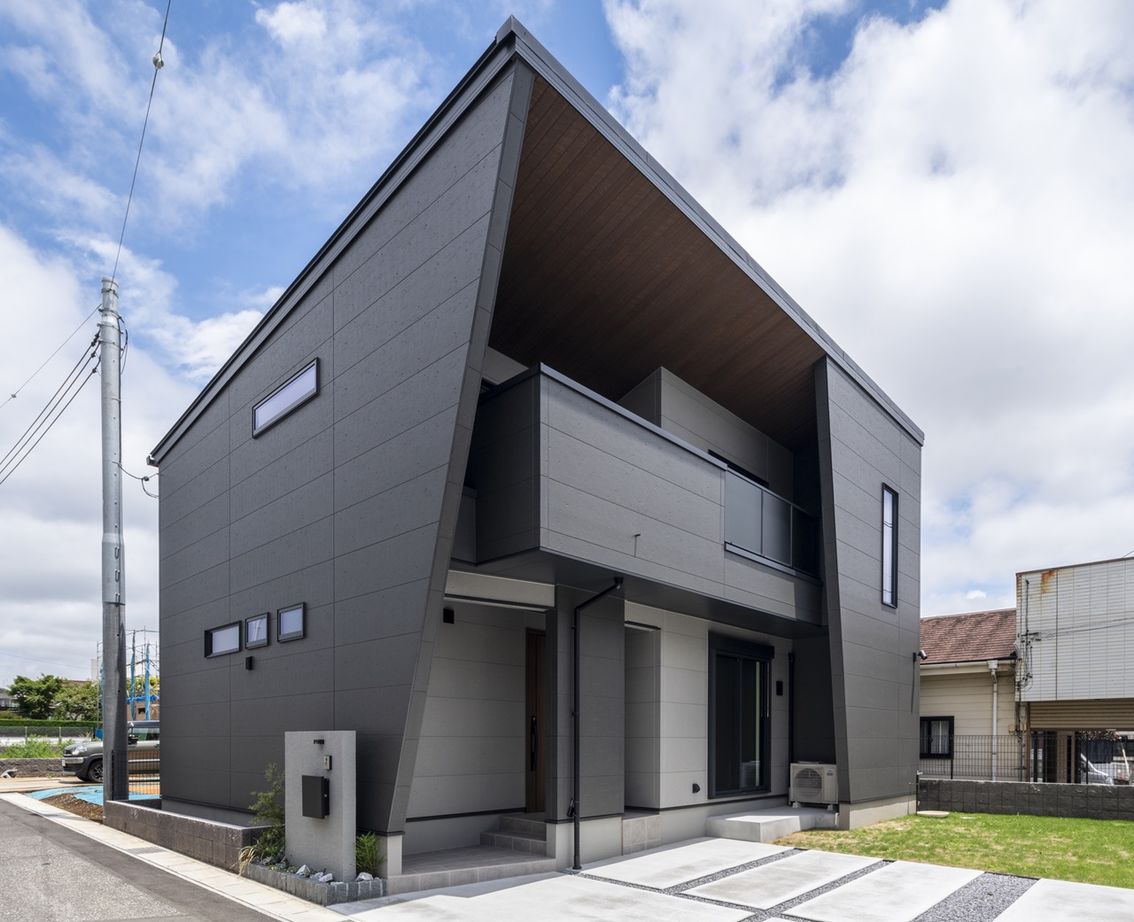 秋田建設工業 【四街道市|1000万円台|30坪台|間取り|中二階|回遊動線】吹抜けを介して家族のぬくもりを感じる家の建築実例画像