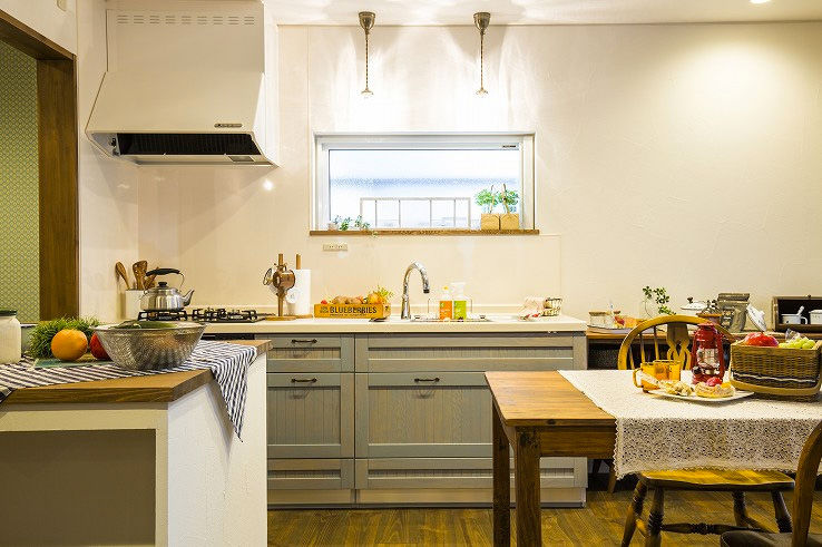 ナチュリエ新潟/エクセレントホーム こだわりの塗り壁と無垢材。自然素材のやさしさと薪ストーブのぬくもりが溶けあう住まいの建築実例画像3