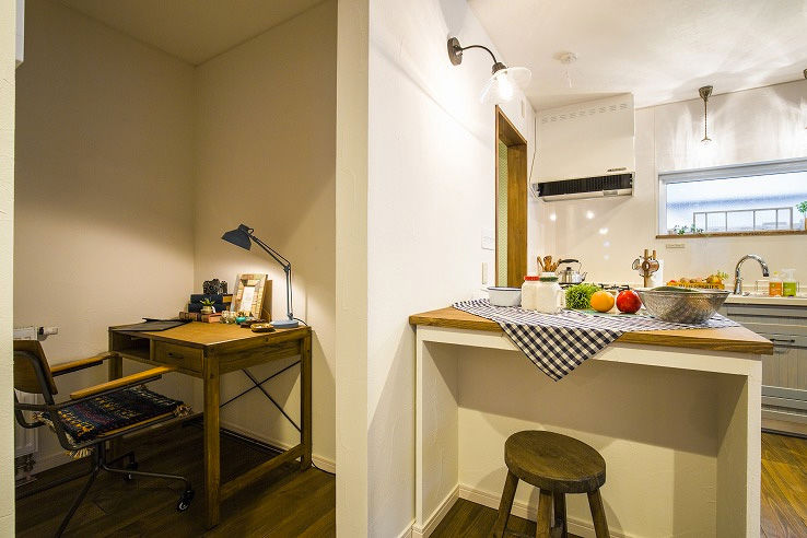 ナチュリエ新潟/エクセレントホーム こだわりの塗り壁と無垢材。自然素材のやさしさと薪ストーブのぬくもりが溶けあう住まいの建築実例画像8