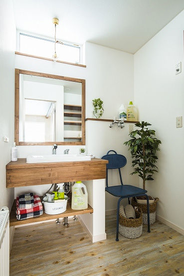 ナチュリエ新潟/エクセレントホーム こだわりの塗り壁と無垢材。自然素材のやさしさと薪ストーブのぬくもりが溶けあう住まいの建築実例画像10