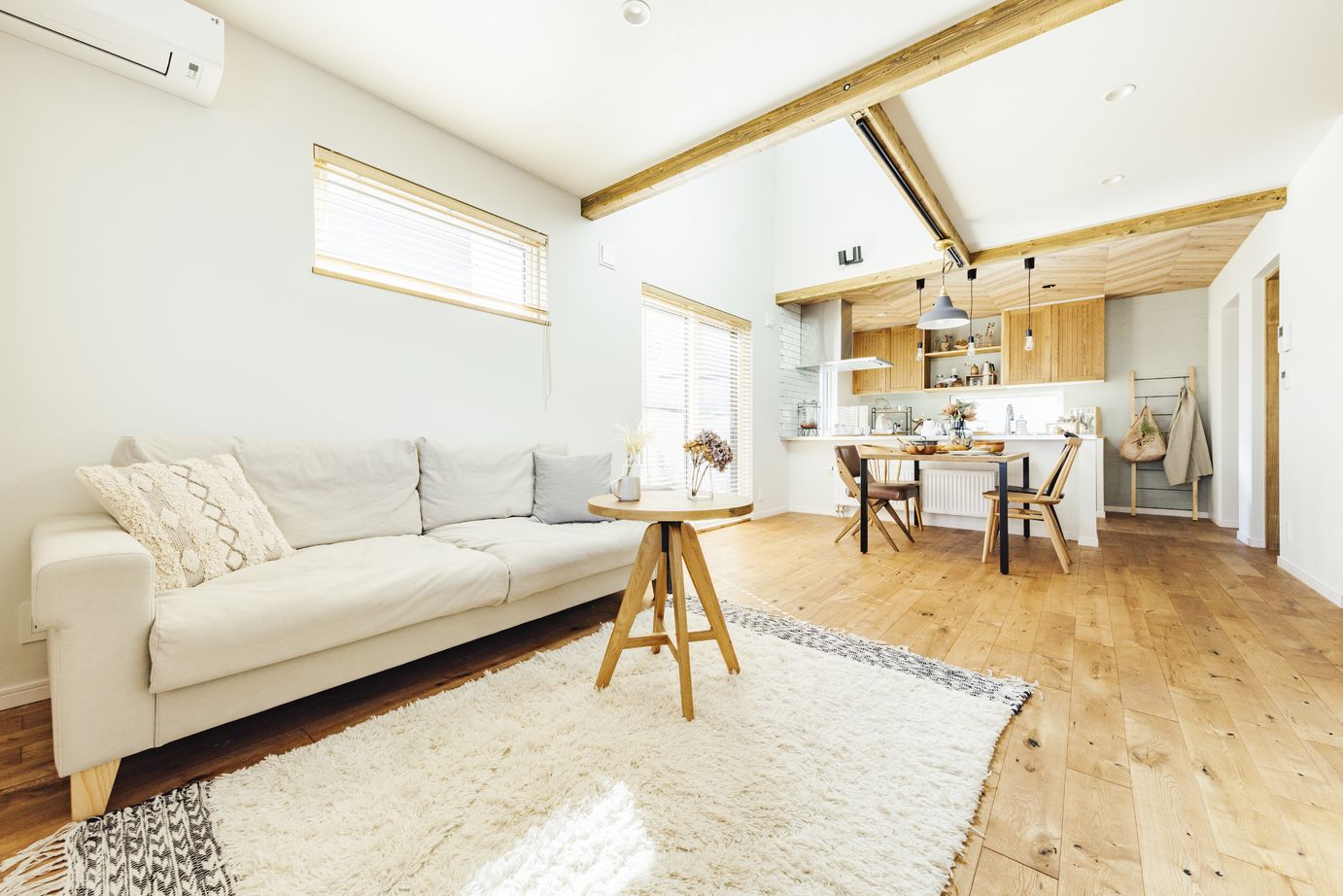 ナチュリエ新潟/エクセレントホーム 【2000万円台/3LDK/2階建て】明るくやさしい雰囲気の無垢材に囲まれた家の建築実例画像2