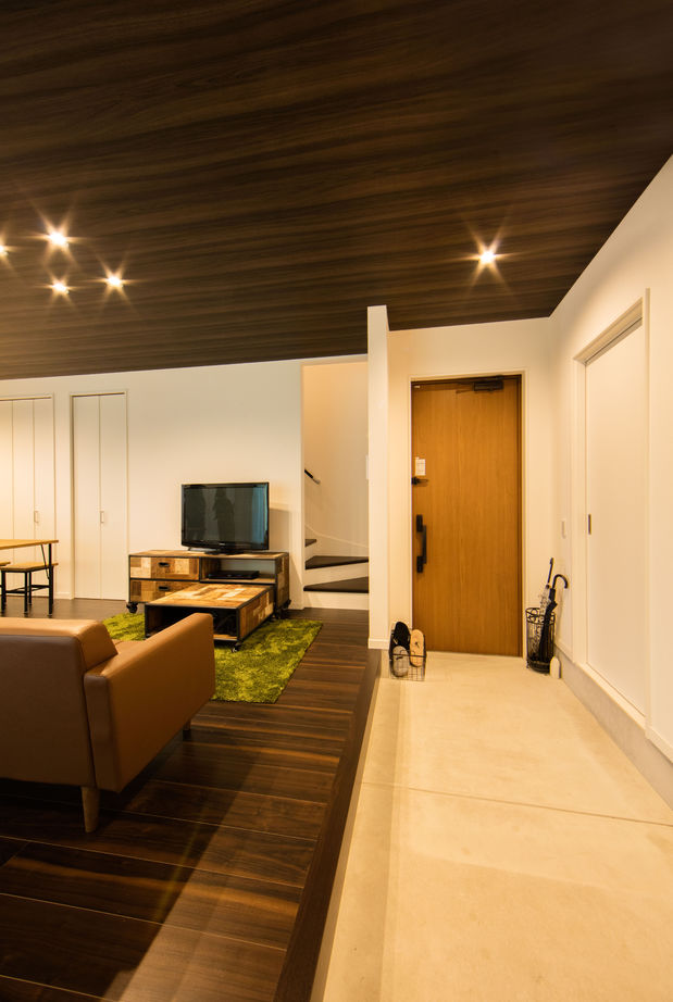 紀の国住宅 LDKは土間続きの開放的なワンフロア。収納の多さと裏動線が快適な四角い箱の家の建築実例画像3