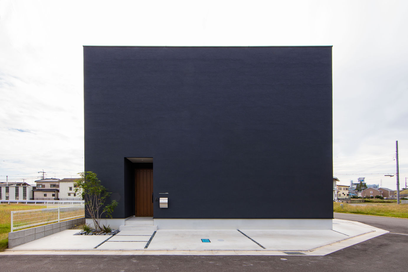 紀の国住宅 LDKは土間続きの開放的なワンフロア。収納の多さと裏動線が快適な四角い箱の家の建築実例画像8