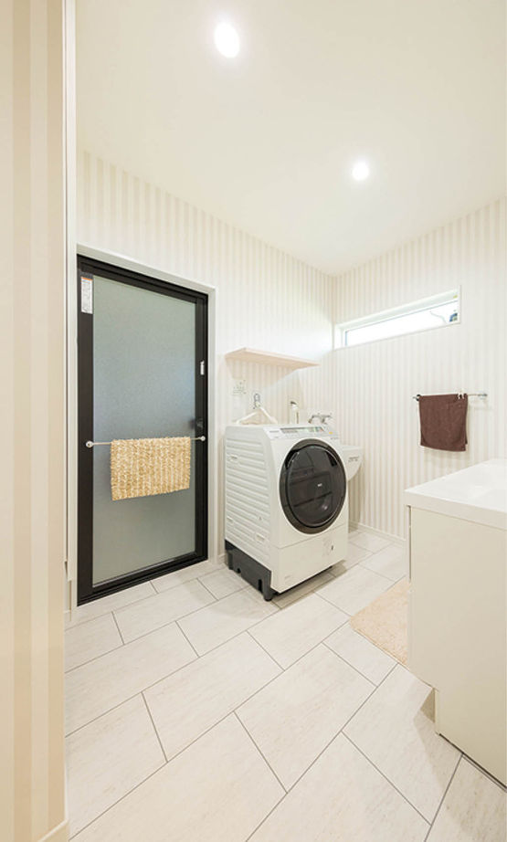紀の国住宅 洗濯に掃除、毎日の家事が快適 動線にこだわった平屋の住まいの建築実例画像5