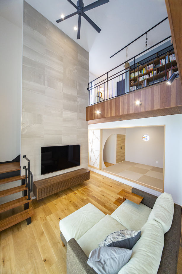 紀の国住宅 【和歌山県/間取り有】色や素材、造作にこだわって。家事動線や温熱性能に優れたオンリーワンデザインの家の建築実例画像2