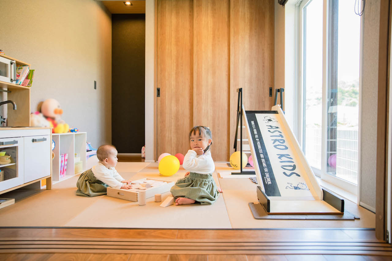 紀の国住宅 【和歌山県/2000万円台/間取り有】南側の大開口や高い勾配天井が開放的。山の眺望と太陽の光を導く平屋の家の建築実例画像5