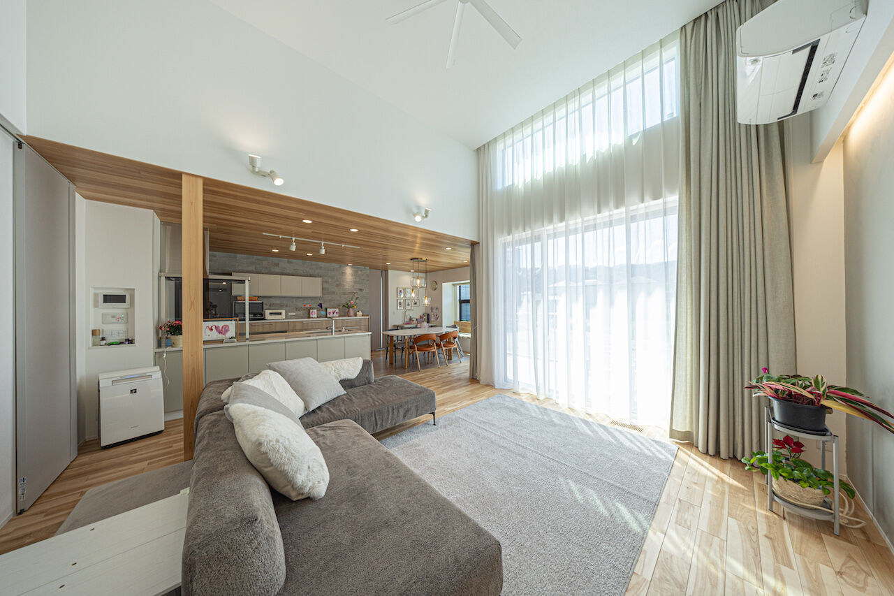 紀の国住宅 【和歌山/間取り図有】眺望や素材感を大切に。快適に暮らせる工夫が詰まった三角屋根の住まいの建築実例画像3