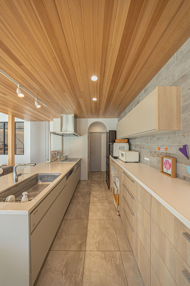 紀の国住宅 【和歌山/間取り図有】眺望や素材感を大切に。快適に暮らせる工夫が詰まった三角屋根の住まいの建築実例画像6