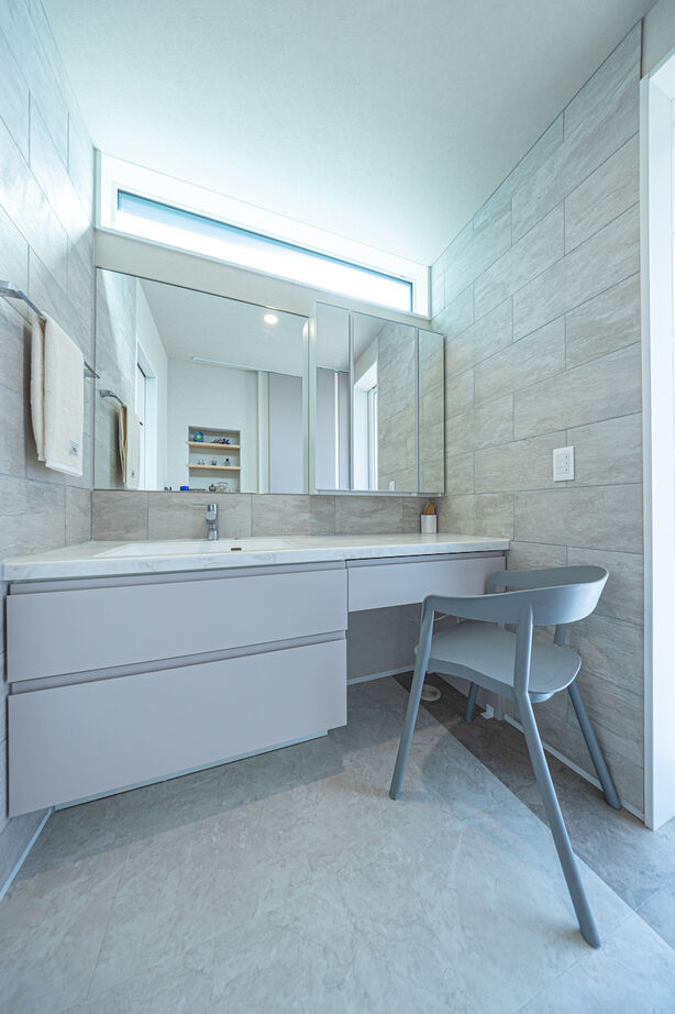 紀の国住宅 【和歌山/間取り図有】眺望や素材感を大切に。快適に暮らせる工夫が詰まった三角屋根の住まいの建築実例画像7