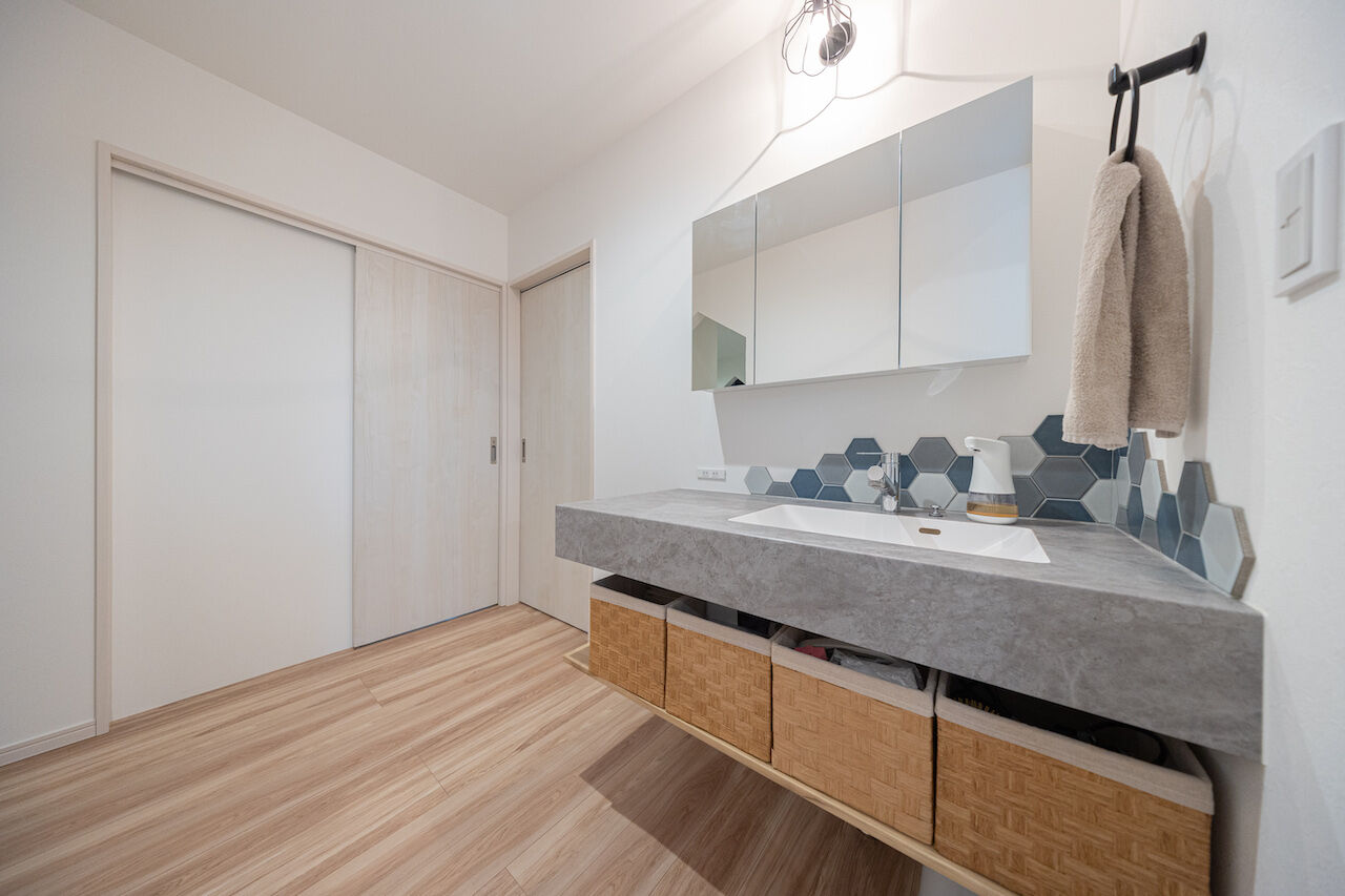 紀の国住宅 【和歌山県/間取り有】広い庭と繋がる開放的なLDKが魅力。生活動線にこだわった毎日の家事がはかどる住まいの建築実例画像5