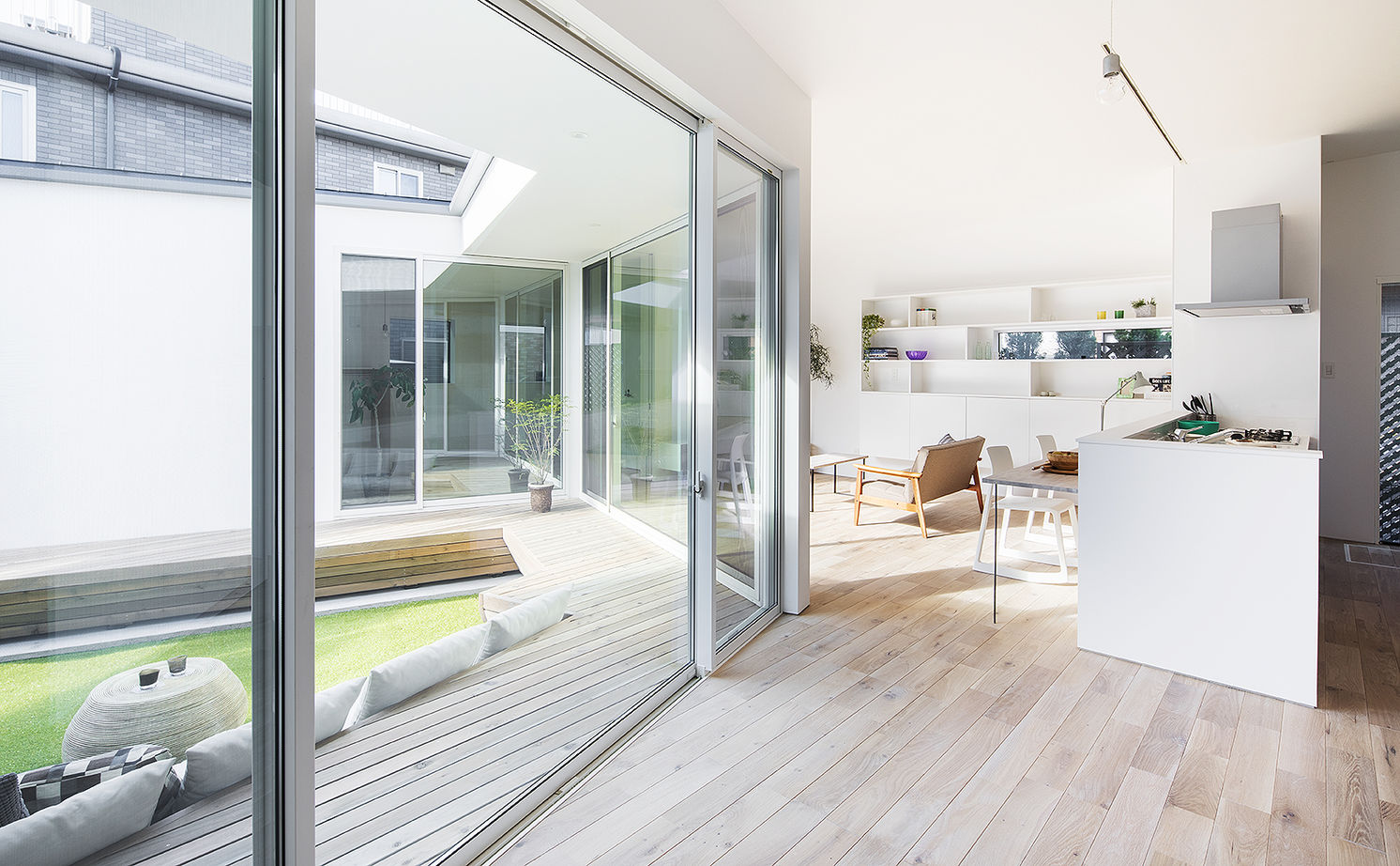 ＳＵＤＯホーム　須藤建設 【2000万円台/中庭/平屋】風の流れを回遊させるブーメラン形状の建物でプライバシーと開放感を両立の建築実例画像5