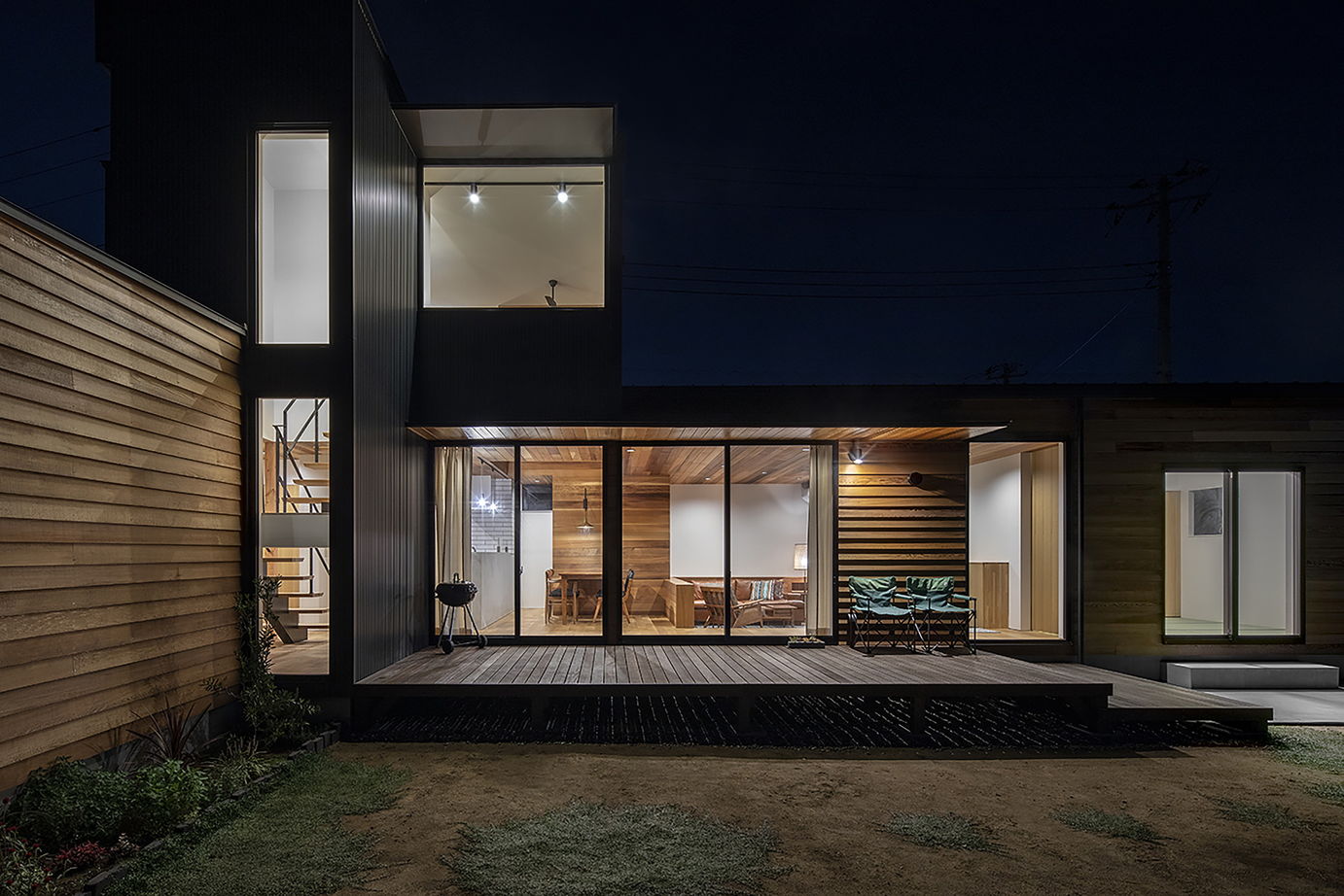 ＳＵＤＯホーム　須藤建設 【2500万円台/ウッドデッキ/吹き抜け】大自然に抱かれたレッドシダーの外観。家のどこでも眺望を楽しめる家の建築実例画像5