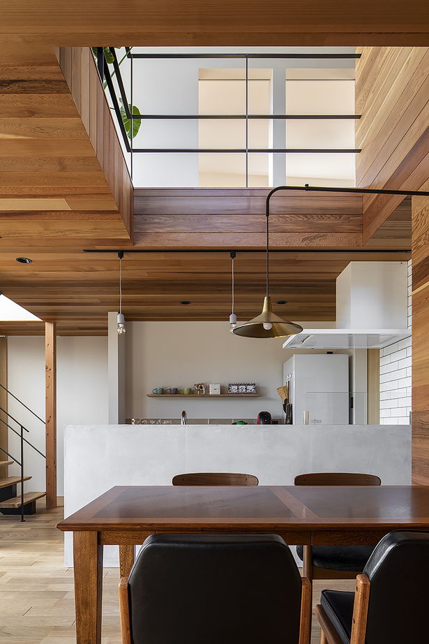 ＳＵＤＯホーム　須藤建設 【2500万円台/ウッドデッキ/吹き抜け】大自然に抱かれたレッドシダーの外観。家のどこでも眺望を楽しめる家の建築実例画像7