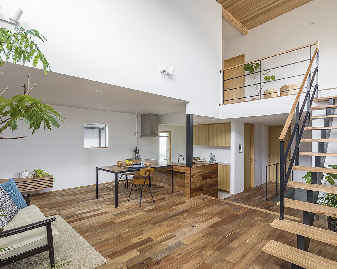 ＳＵＤＯホーム　須藤建設 【2000万円台前半｜32.9坪｜スキップフロア】敷地の高低差を生かした、メリハリのある大空間 ※間取り有※の建築実例画像5