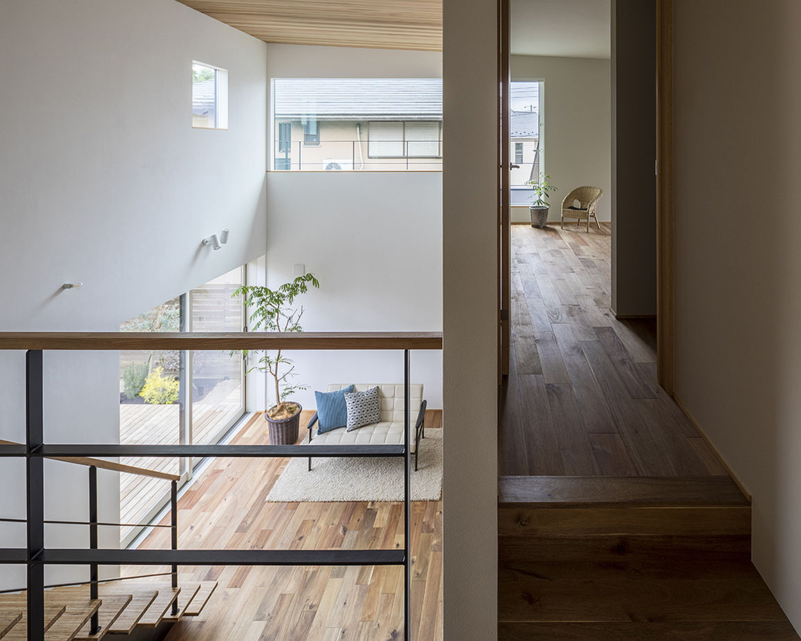 ＳＵＤＯホーム　須藤建設 【2000万円台前半｜32.9坪｜スキップフロア】敷地の高低差を生かした、メリハリのある大空間 ※間取り有※の建築実例画像8