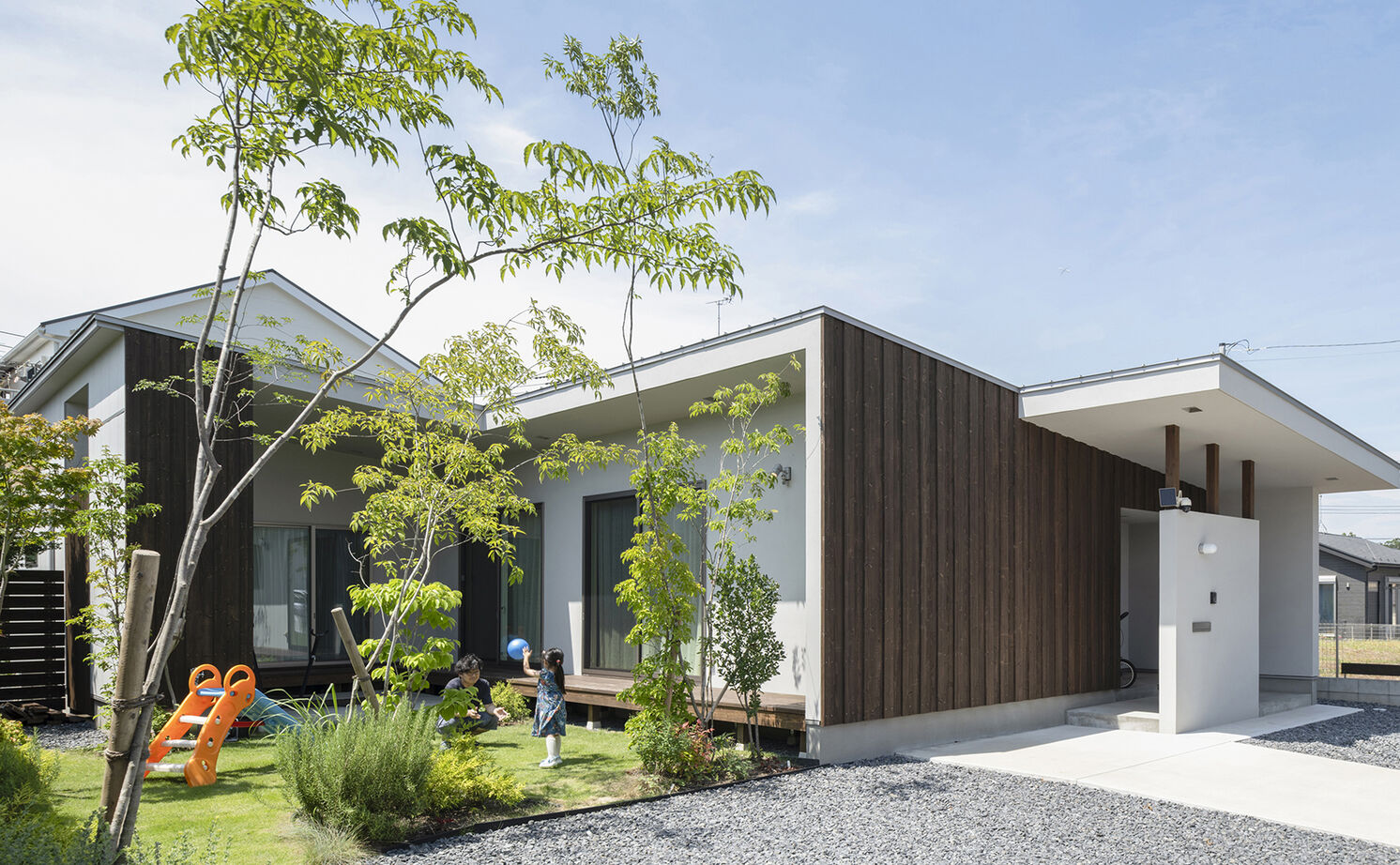 ＳＵＤＯホーム　須藤建設 【2000万円台後半｜32.6坪｜平屋】視線を気にせず、家族もゲストものびのびと。開放感と自由を楽しむ家の建築実例画像