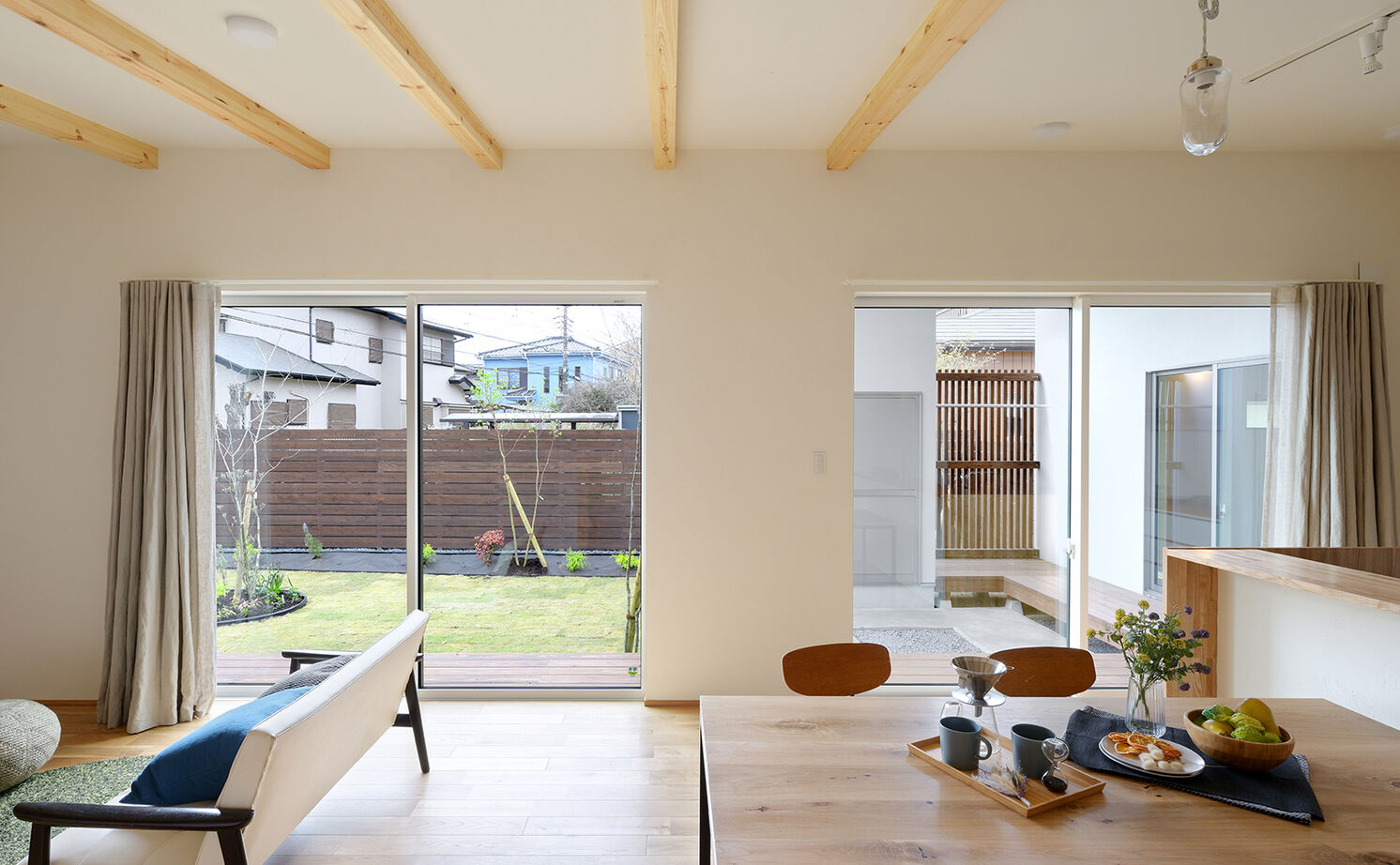 ＳＵＤＯホーム　須藤建設 【2000万円台後半｜32.6坪｜平屋】視線を気にせず、家族もゲストものびのびと。開放感と自由を楽しむ家の建築実例画像3