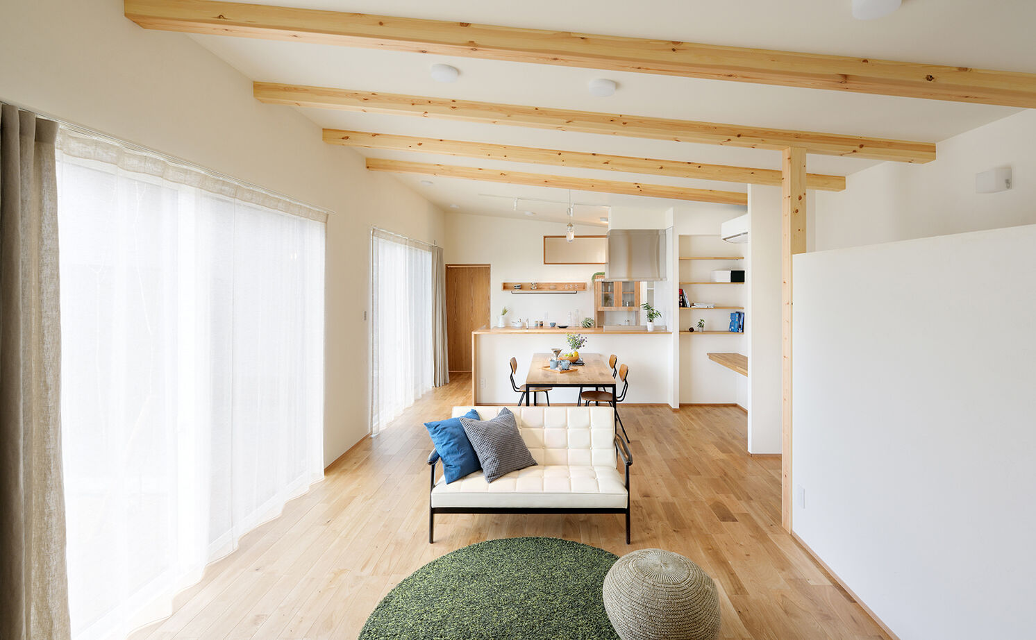 ＳＵＤＯホーム　須藤建設 【2000万円台後半｜32.6坪｜平屋】視線を気にせず、家族もゲストものびのびと。開放感と自由を楽しむ家の建築実例画像4