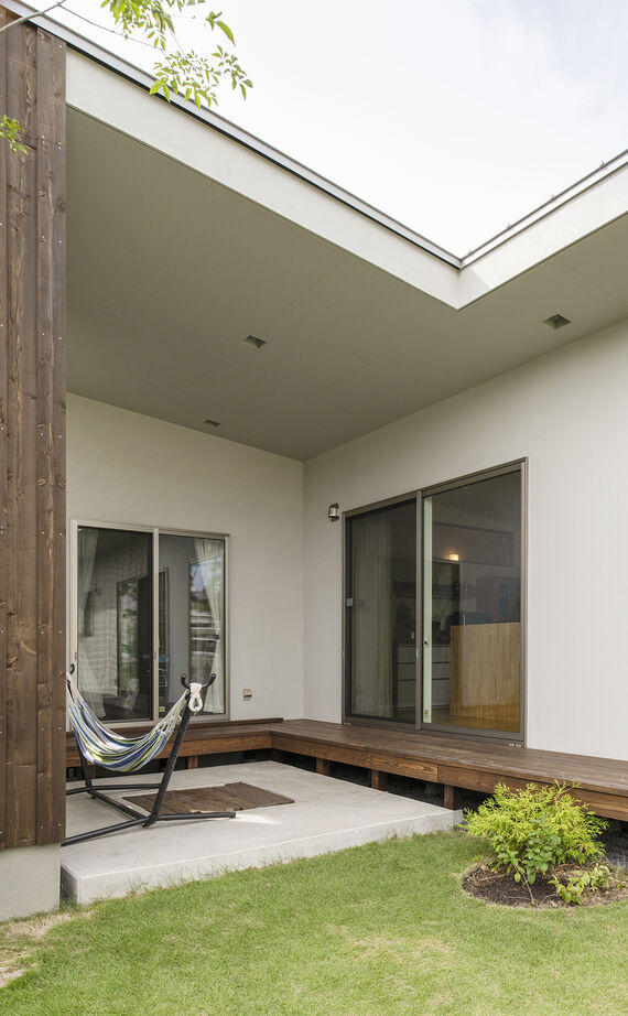 ＳＵＤＯホーム　須藤建設 【2000万円台後半｜32.6坪｜平屋】視線を気にせず、家族もゲストものびのびと。開放感と自由を楽しむ家の建築実例画像12