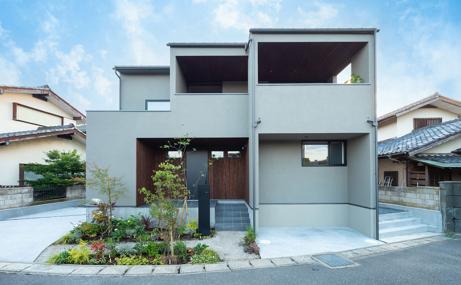 ＳＵＤＯホーム　須藤建設 【2000万円台後半｜43.8坪｜2階リビング】広い空と、家族の時間を愉しむLDK。自然素材も魅力（間取図あり）の建築実例画像