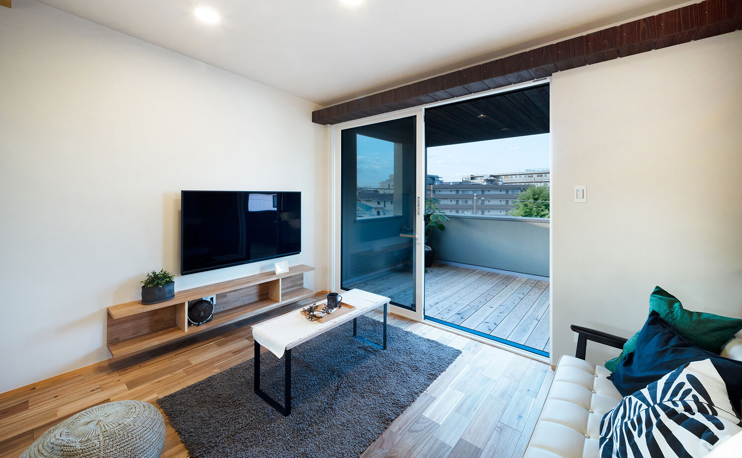 ＳＵＤＯホーム　須藤建設 【2000万円台後半｜43.8坪｜2階リビング】広い空と、家族の時間を愉しむLDK。自然素材も魅力（間取図あり）の建築実例画像5