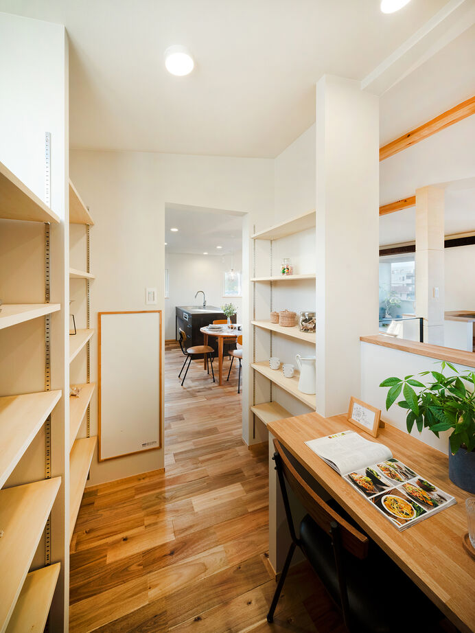 ＳＵＤＯホーム　須藤建設 【2000万円台後半｜43.8坪｜2階リビング】広い空と、家族の時間を愉しむLDK。自然素材も魅力（間取図あり）の建築実例画像9