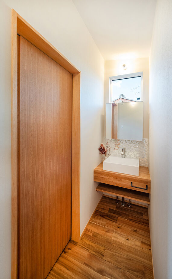 ＳＵＤＯホーム　須藤建設 【2000万円台後半｜43.8坪｜2階リビング】広い空と、家族の時間を愉しむLDK。自然素材も魅力（間取図あり）の建築実例画像13