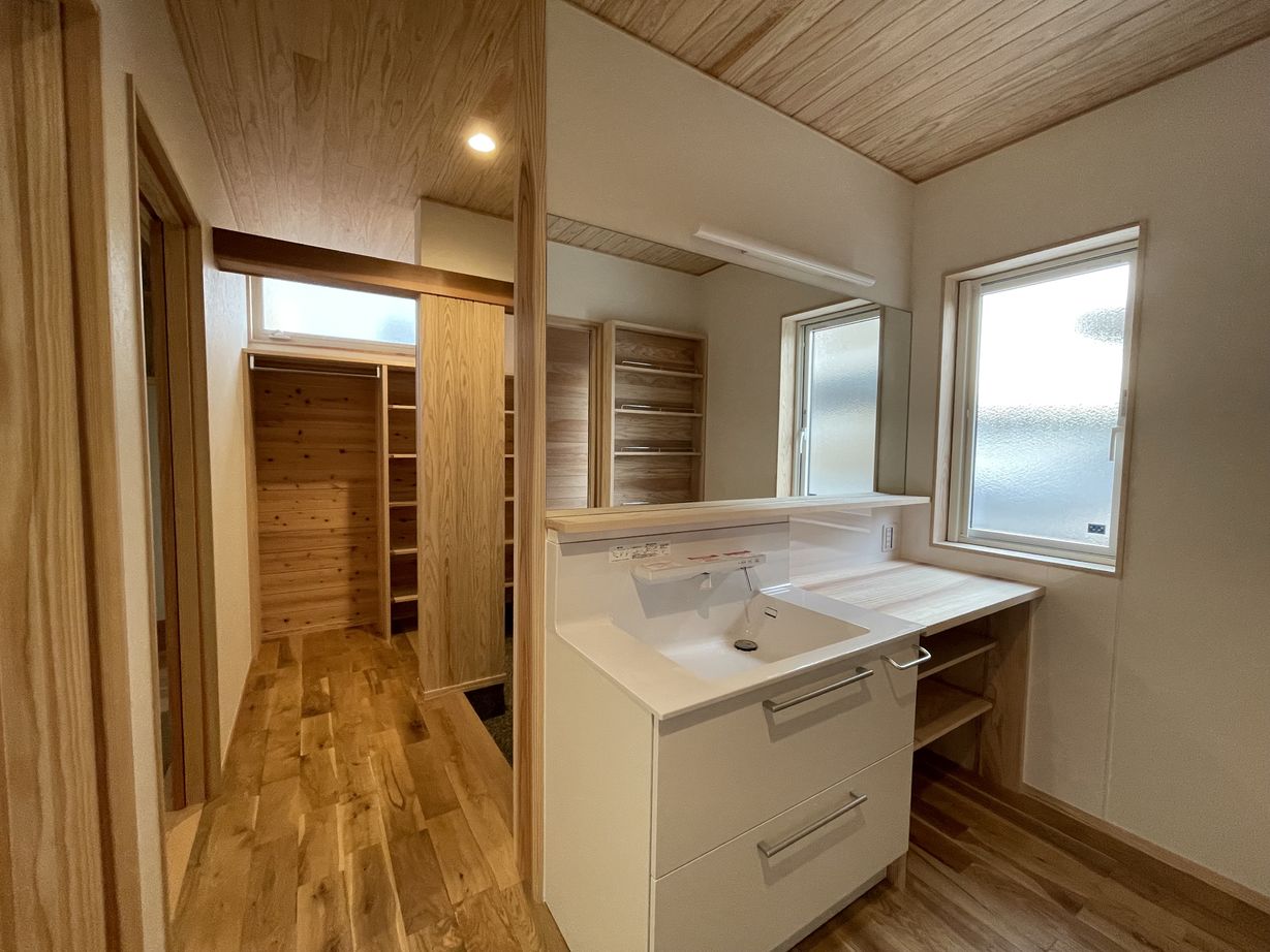 沢野建設工房 【天然木/耐震/高気密・高断熱/ZEH】天然無垢材、断熱、耐震すべてを妥協しない。安心の子育て住宅の建築実例画像2