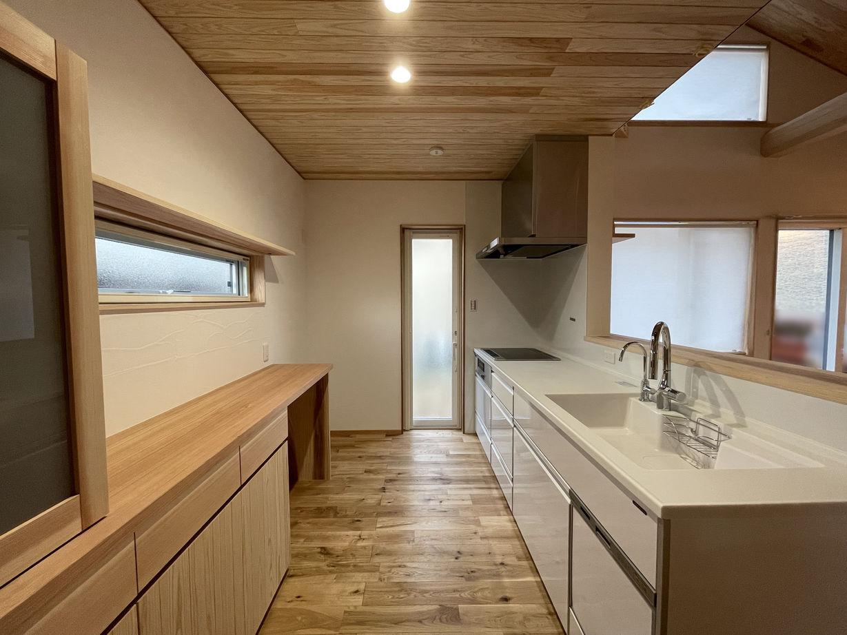 沢野建設工房 【天然木/耐震/高気密・高断熱/ZEH】天然無垢材、断熱、耐震すべてを妥協しない。安心の子育て住宅の建築実例画像5